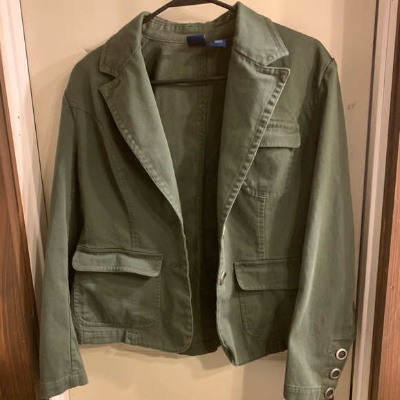 **SOLD** High Sierra lady’s jacket - Picture 2 of 7